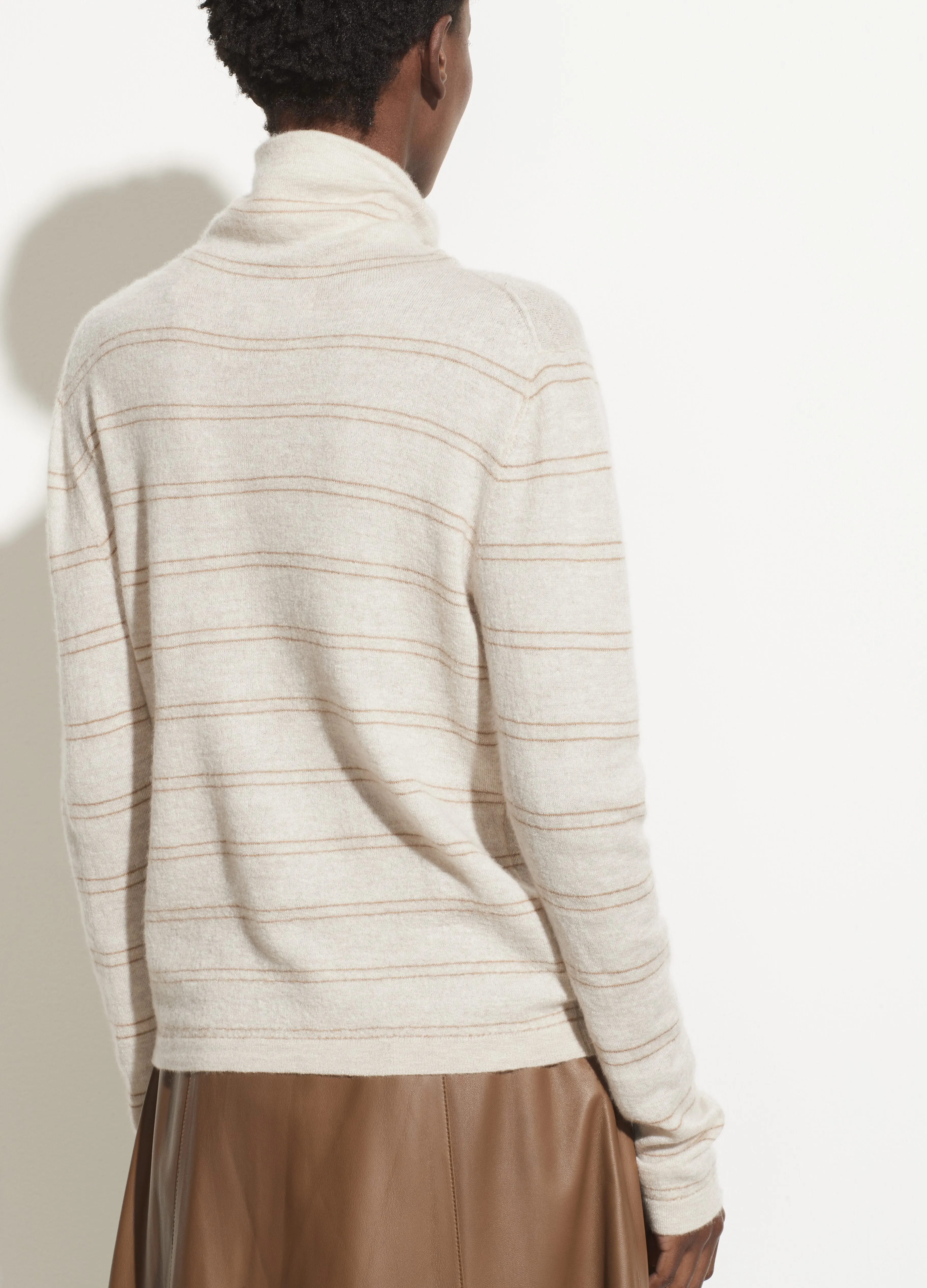 Boiled Cashmere Striped Fitted Turtleneck in Heather Dove Oat/Amber