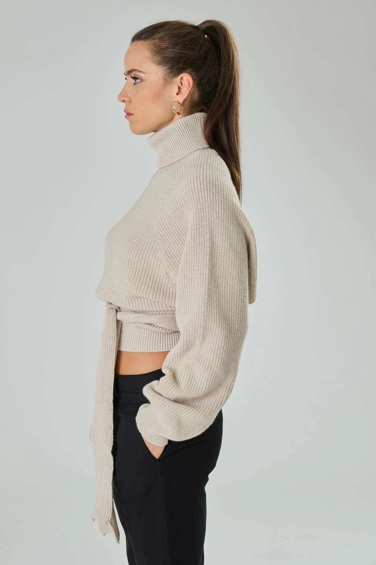 CASHMERE BLEND TURTLENECK WITH BOW ON THE BACK - AMELIE