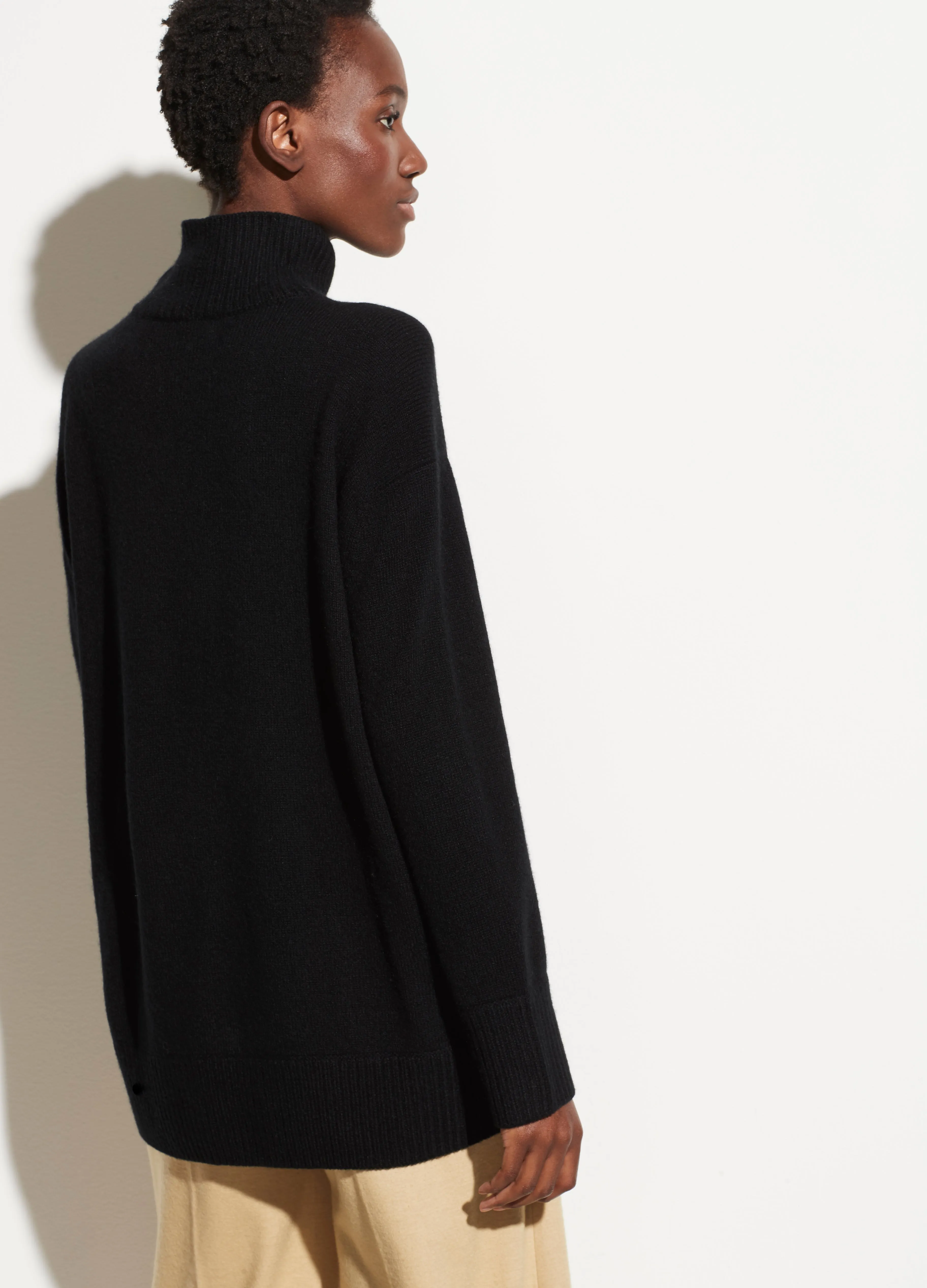 Cashmere Double Slit Turtleneck in Black