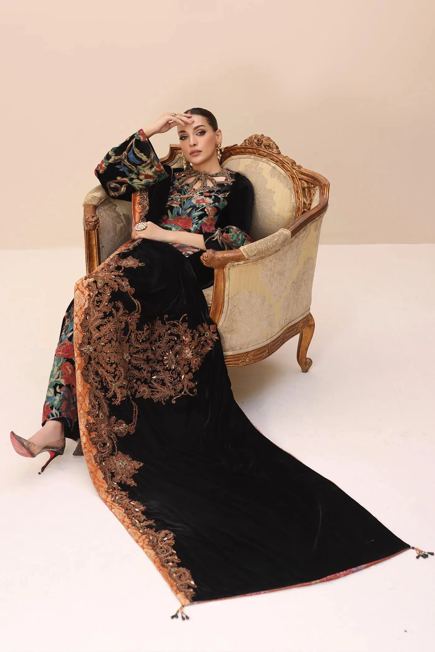 Elegant Black Embroidered Pakistani Salwar Kameez with Heavy Shawl