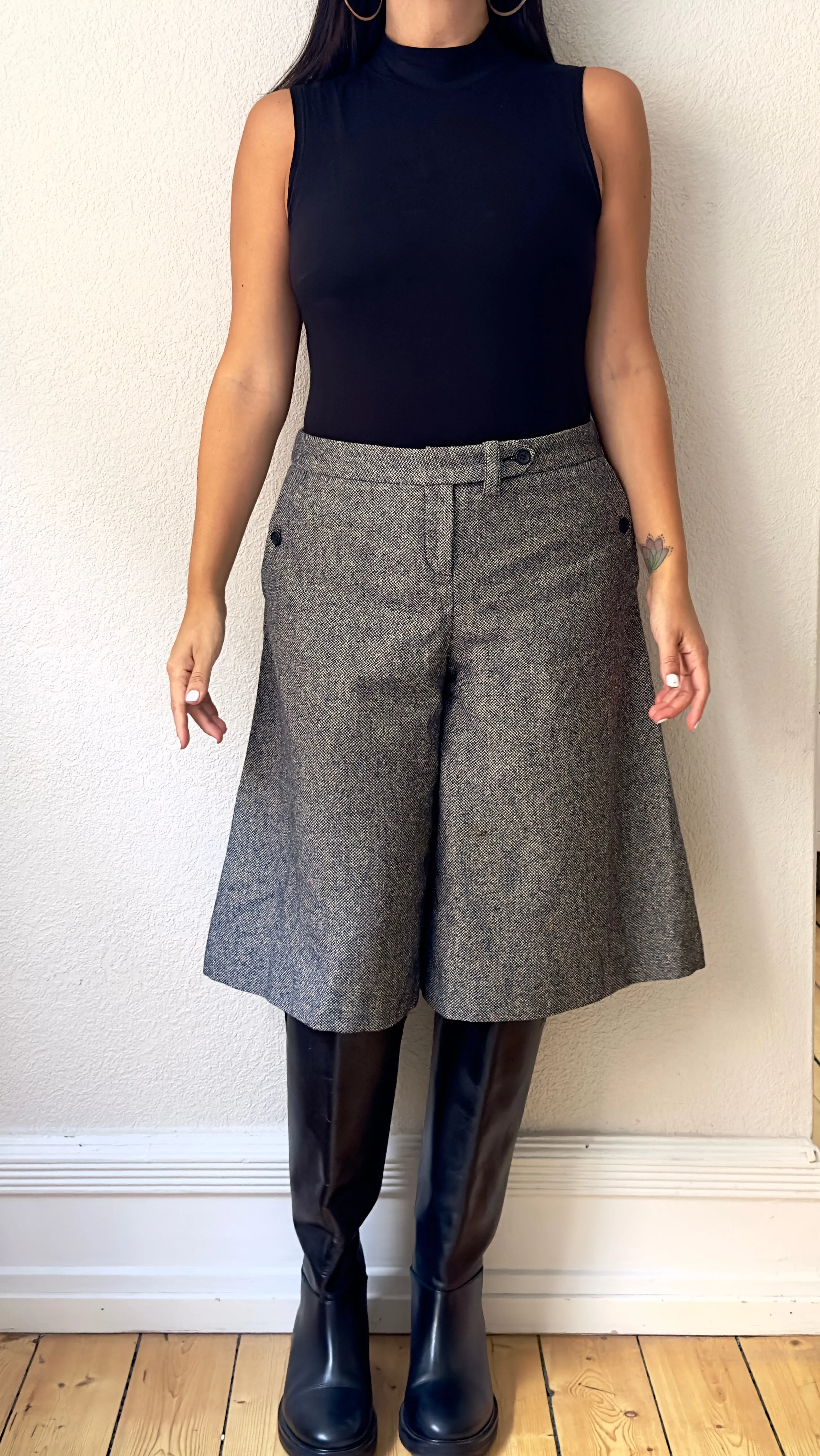 Wool Blend Bermuda Shorts - Gray Tweed - size EU40